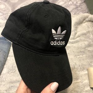 Adidas ‘dad hat’